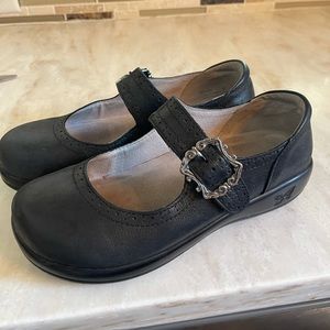 Algeria kourtney shoe